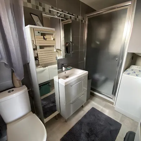 アパート Port : Mezzanine Climatise Avec Parking Prive, 4 Personnes - Fr-1-798-51