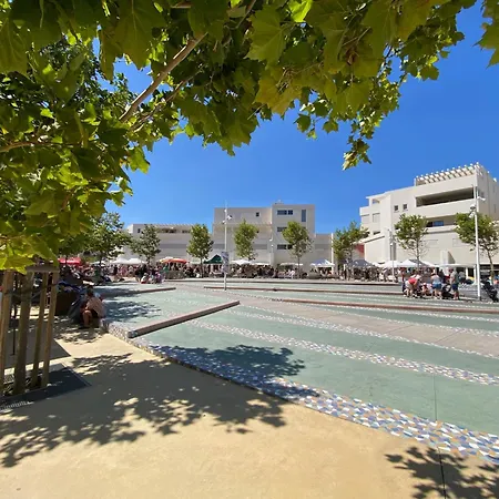 Port : Mezzanine Climatise Avec Parking Prive, 4 Personnes - Fr-1-798-51 *